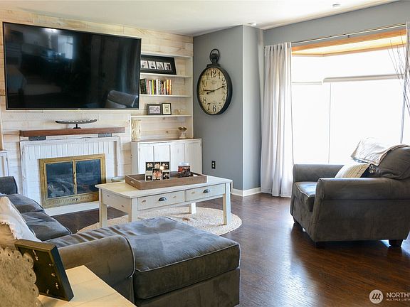 4th image of 207 W 10th Avenue