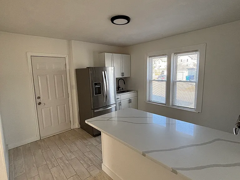 163 Laurens St #1 — Photo 2