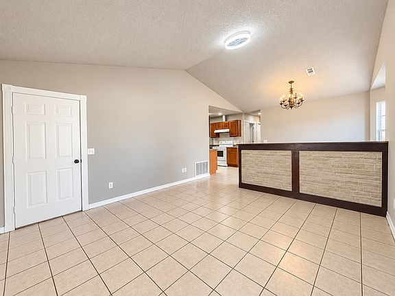 5th image of 2678 Brookside St