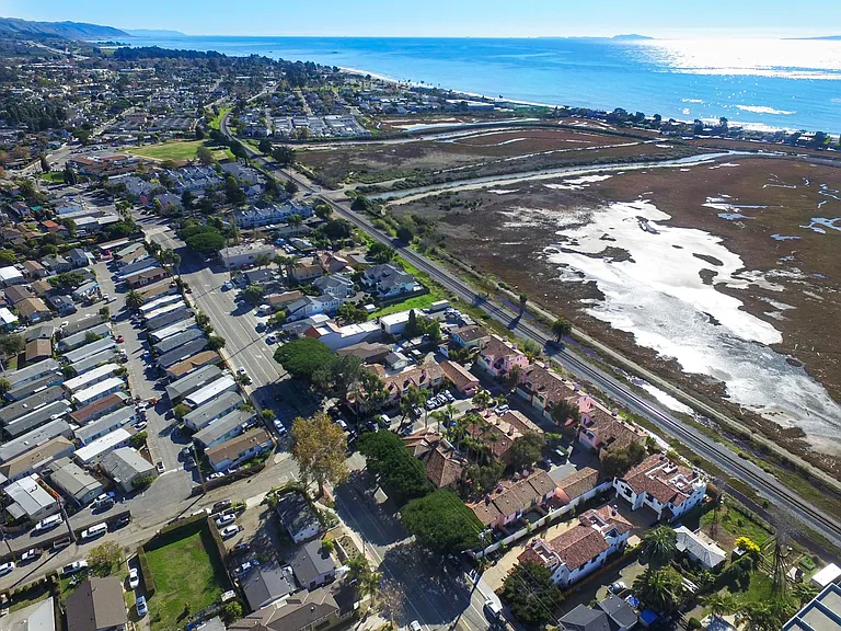 4285 Carpinteria Ave — Photo 11