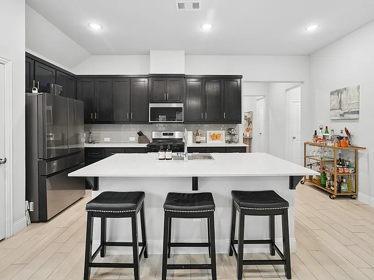 1517 Pegasus Dr — Photo 9