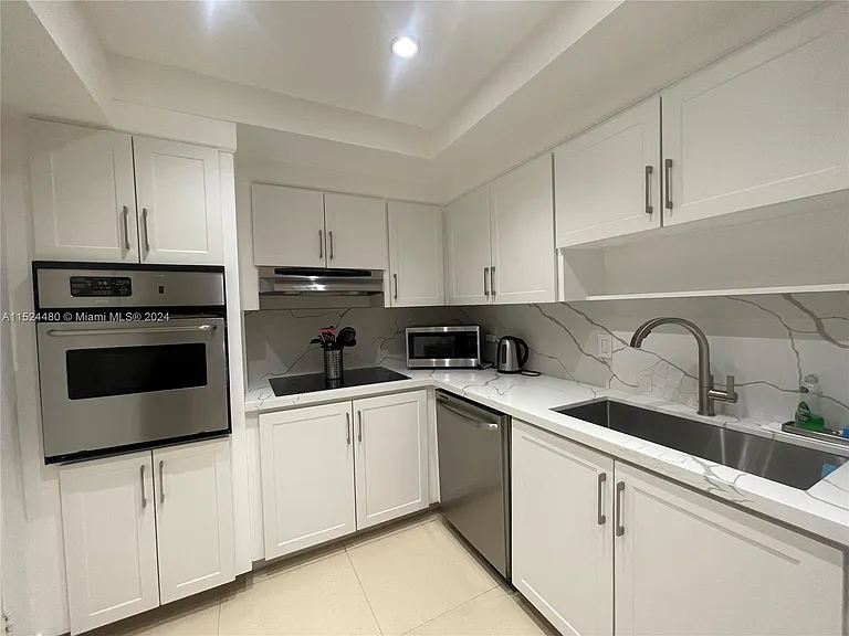3801 S Ocean Dr #15V — Photo 11