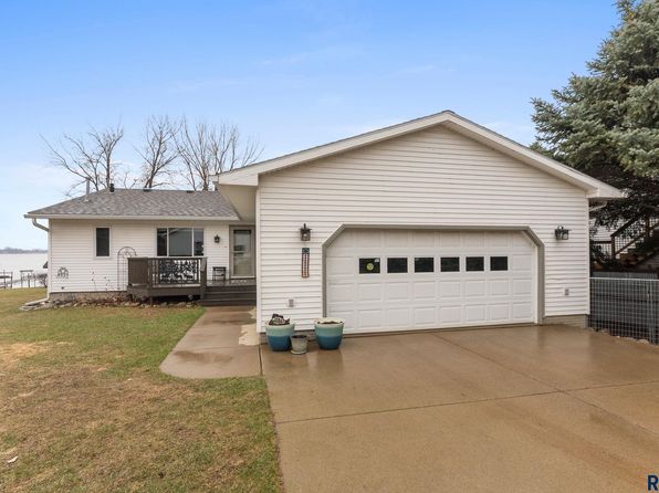 3881 Brant Grove Dr, Brant Lake, SD 57016
