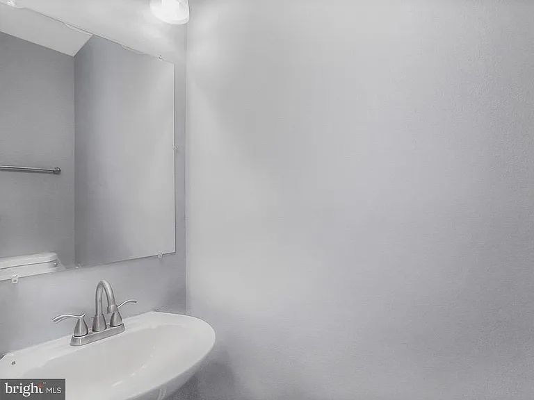 330 Brock Sq — Photo 5