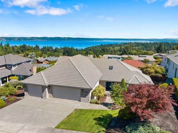 2007 Hillside Drive NE, Tacoma, WA 98422