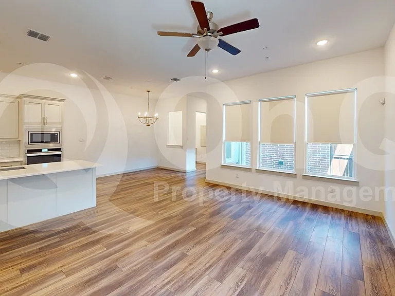 7416 Atlas Dr — Photo 6