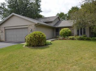 1066 Vicar Close, Rockford, IL 61108