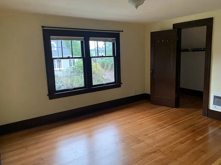 Top floor 2nd bedroom