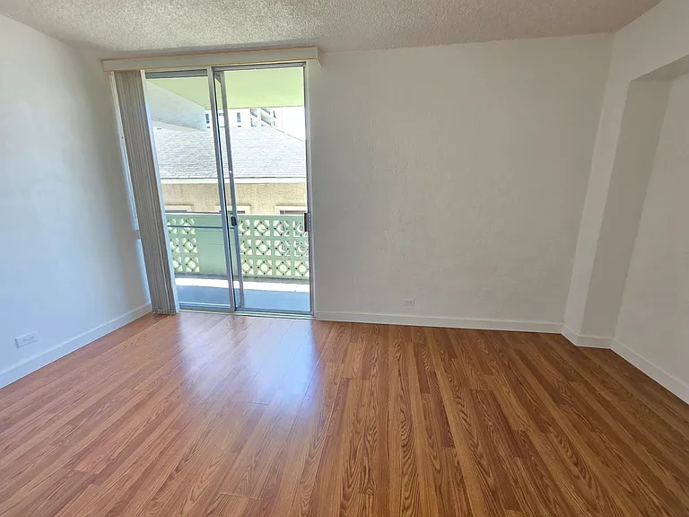 2120 Fern St #102 — Photo 8