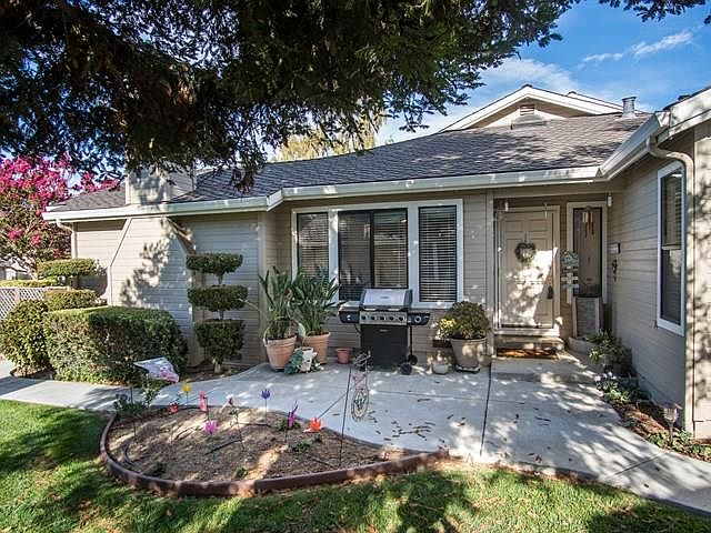1st image of 848 Helen Dr
