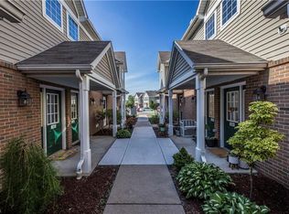 3298 Lenox Village Dr UNIT 207, Fairlawn, OH 44333