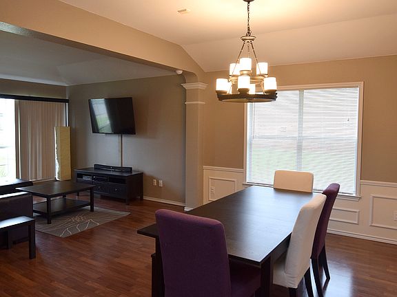 3rd image of 106 Quapaw Dr