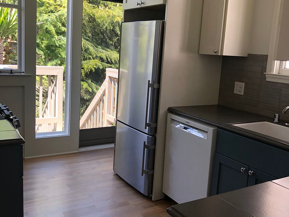 1st image of 840 Lake St APT 6
