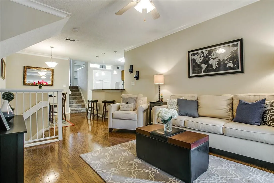 2 bed, 1411 sqft, $2,665 — Photo 3