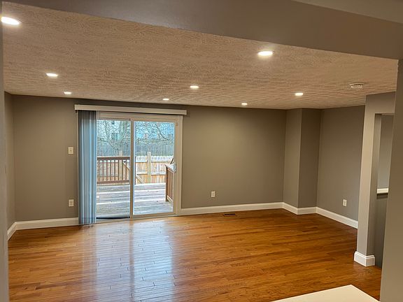 3rd image of 15405 Norwalk Ct