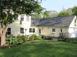 76 Indian Trl S, South Kingstown, RI 02879