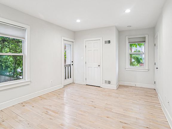 5th image of 612 Alabama Ave SE