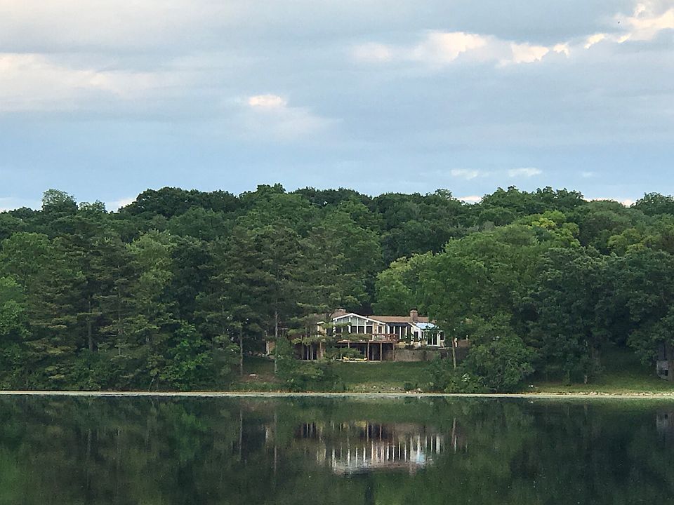 1st image of 75 Lakeview Pkwy