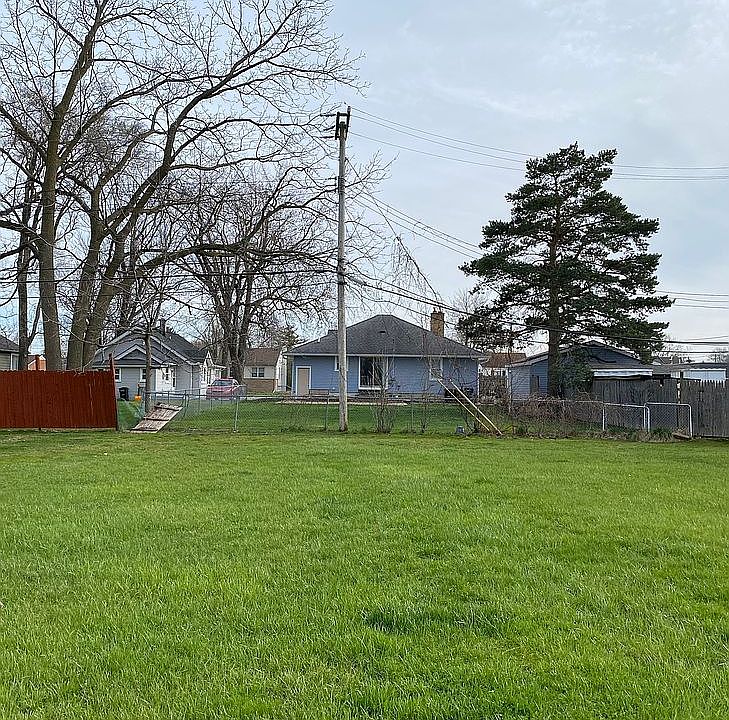 2nd image of 36 Starr Dr