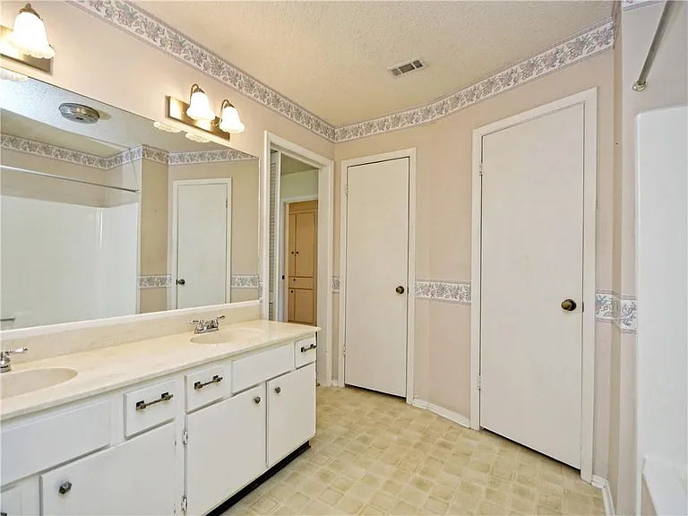 11502 Toledo Dr — Photo 22