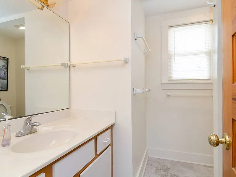 8B Sunset Ave #B — Photo 13