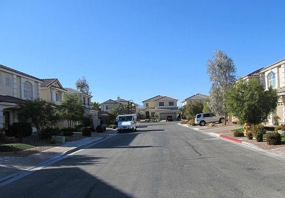4th image of 4200 Saxton Green Ave