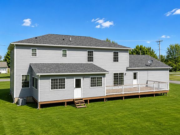3rd image of 1473 Cumberland Head Rd