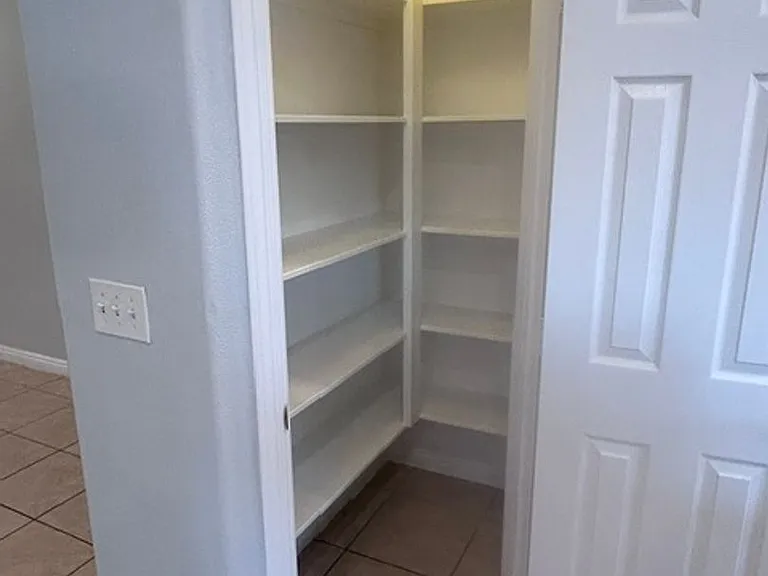 452 E Sunset Rd — Photo 6