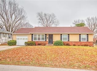 121 S Lacy Rd, Independence, MO 64050