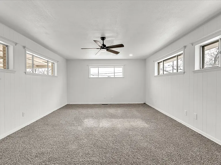 10313 N McKinley Ave — Photo 18