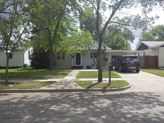 2nd image of 1704 4th Ave E