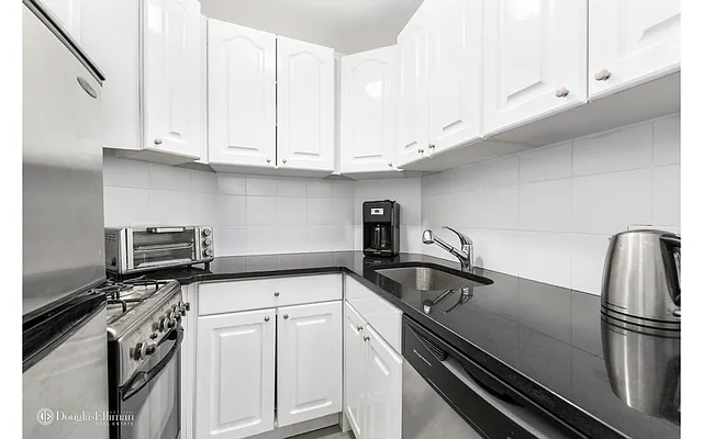 Rented by Douglas Elliman | media 6