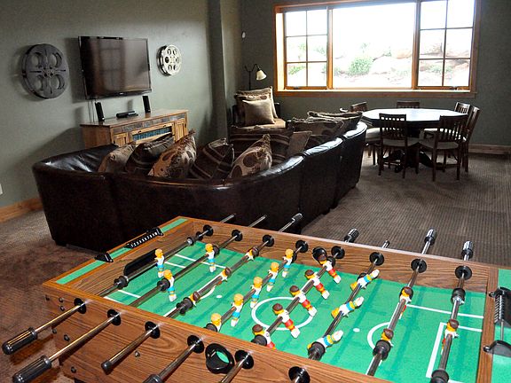 basement entertainment 