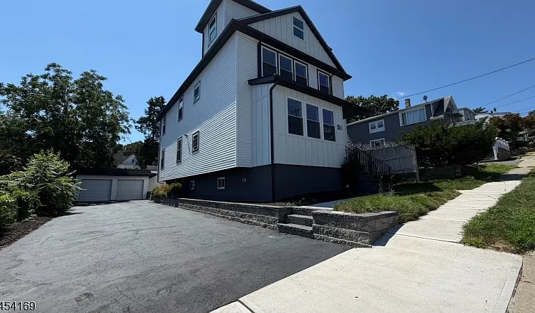 51 John Ryle Ave #B — Photo 2