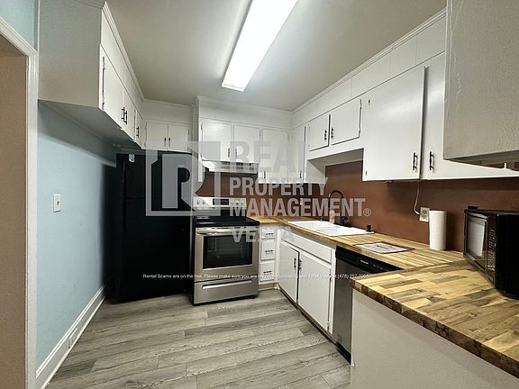 4th image of 346 E Main St