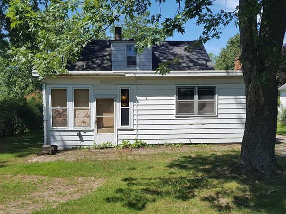 3rd image of 168 E 34th St