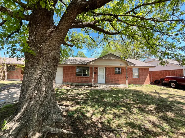220 S Norman Ave, Moore, OK 73160