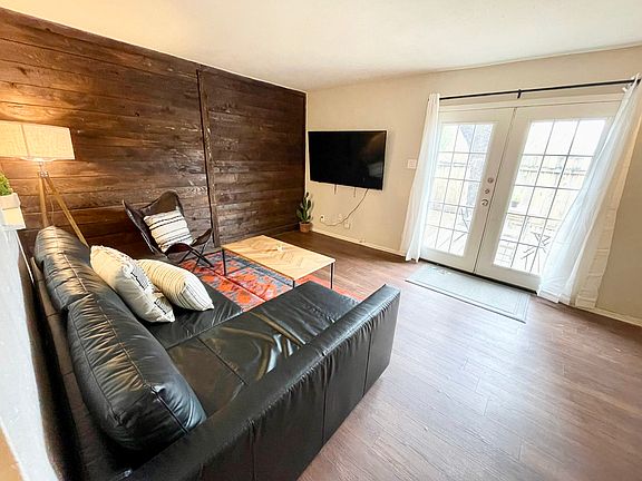 2nd image of 2413 Mission Hill Dr #C