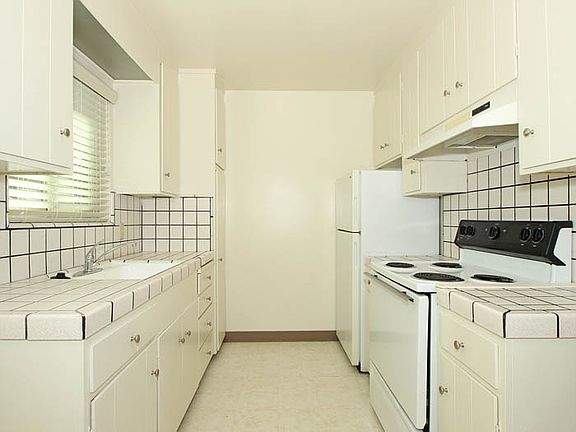 3rd image of 1220 Cortez Dr APT 5