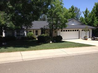 2252 Wicklow St, Redding, CA 96001