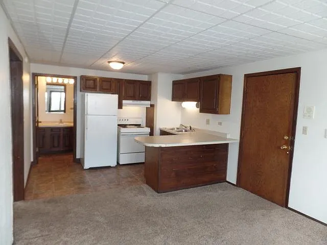 2 bed, 675 sqft, $850 — Photo 2