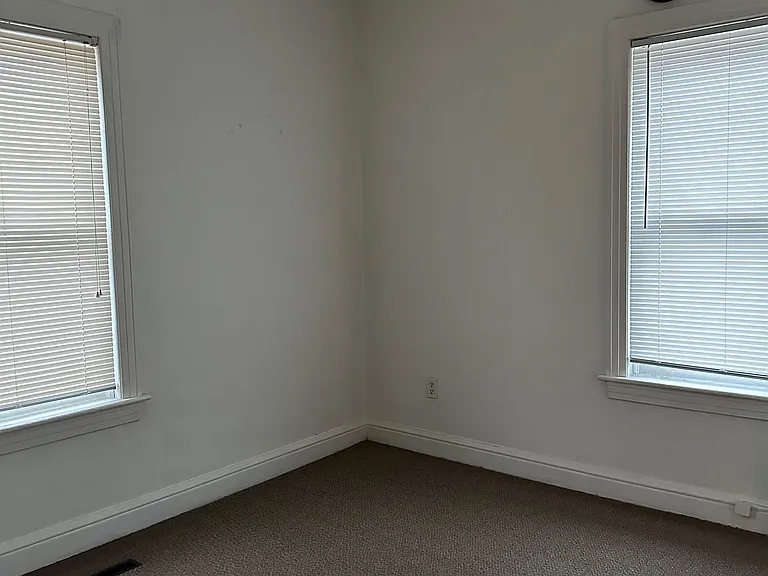 17 Main St S #2 — Photo 8