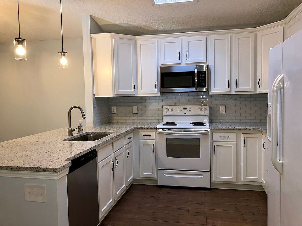 1st image of 170 Vista Grande Dr