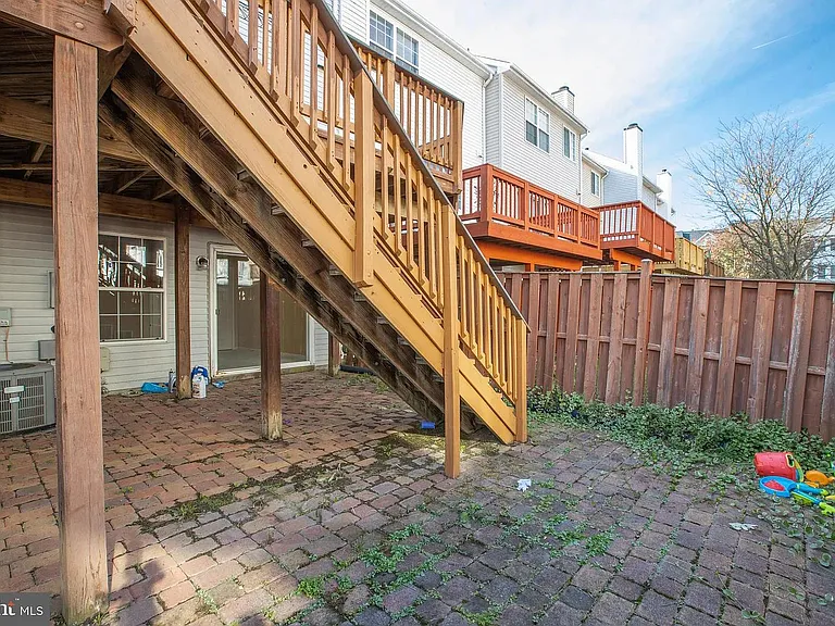 2424 Wheat Meadow Cir #2424 — Photo 34
