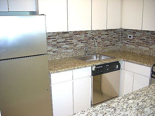 4th image of 215 W 95th St APT 2P