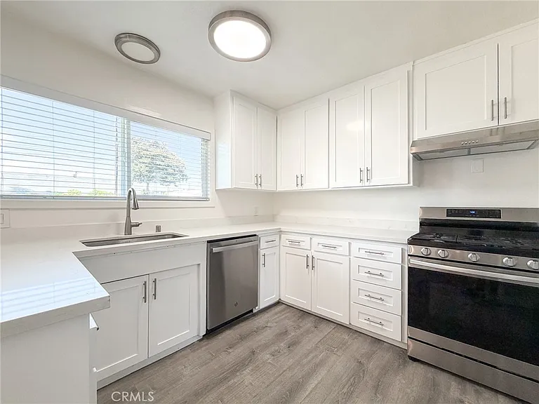 3518 W Orange Ave — Photo 3