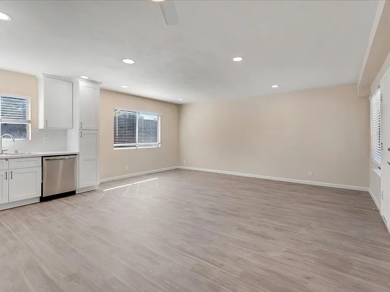 Brookside Apartments — Photo 51