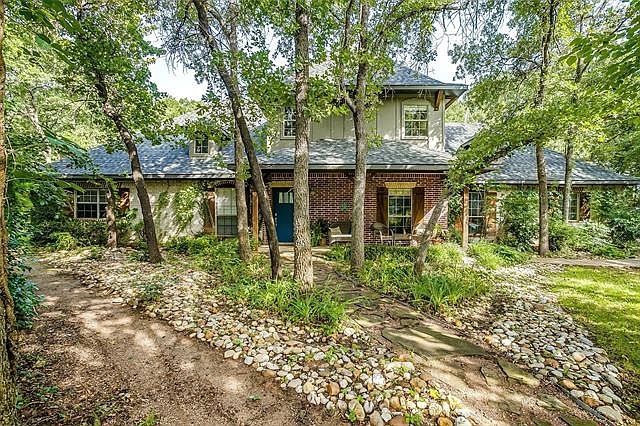 1st image of 6825 Wooded Ct