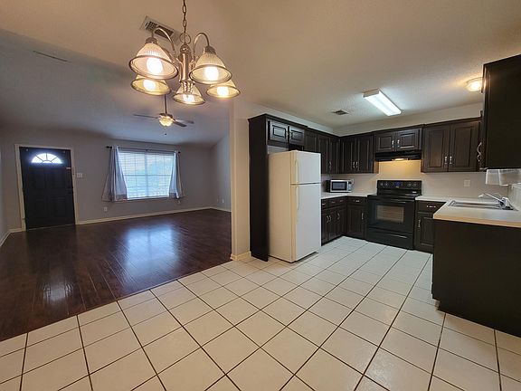 3rd image of 73 Timberwood Dr