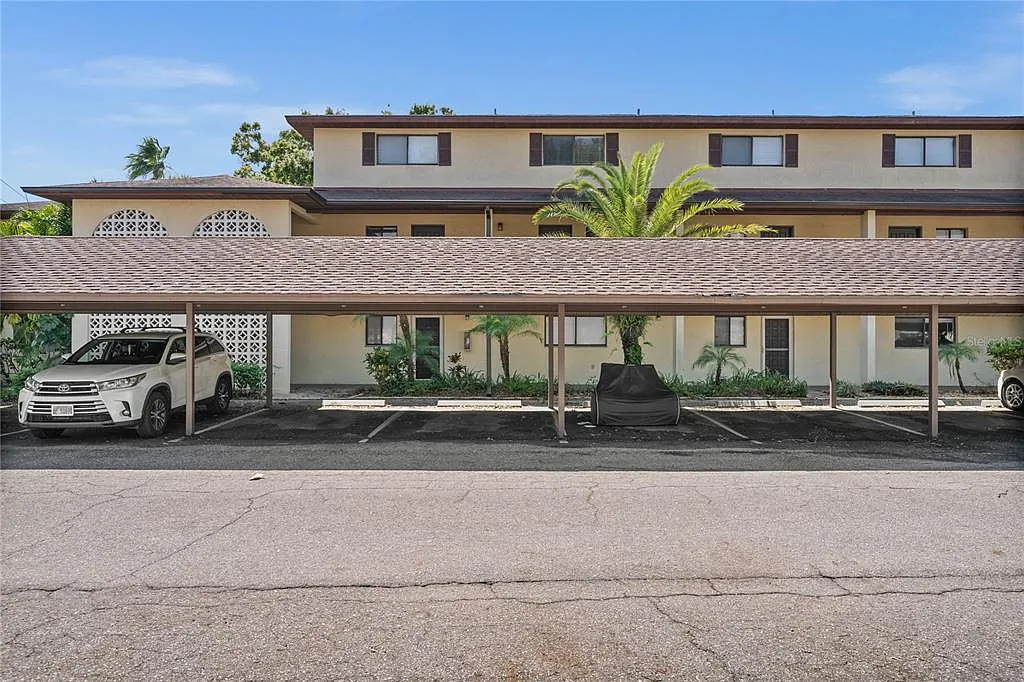 2 bed, 2.5 bath, 1066 sqft, $1,800 — Photo 1